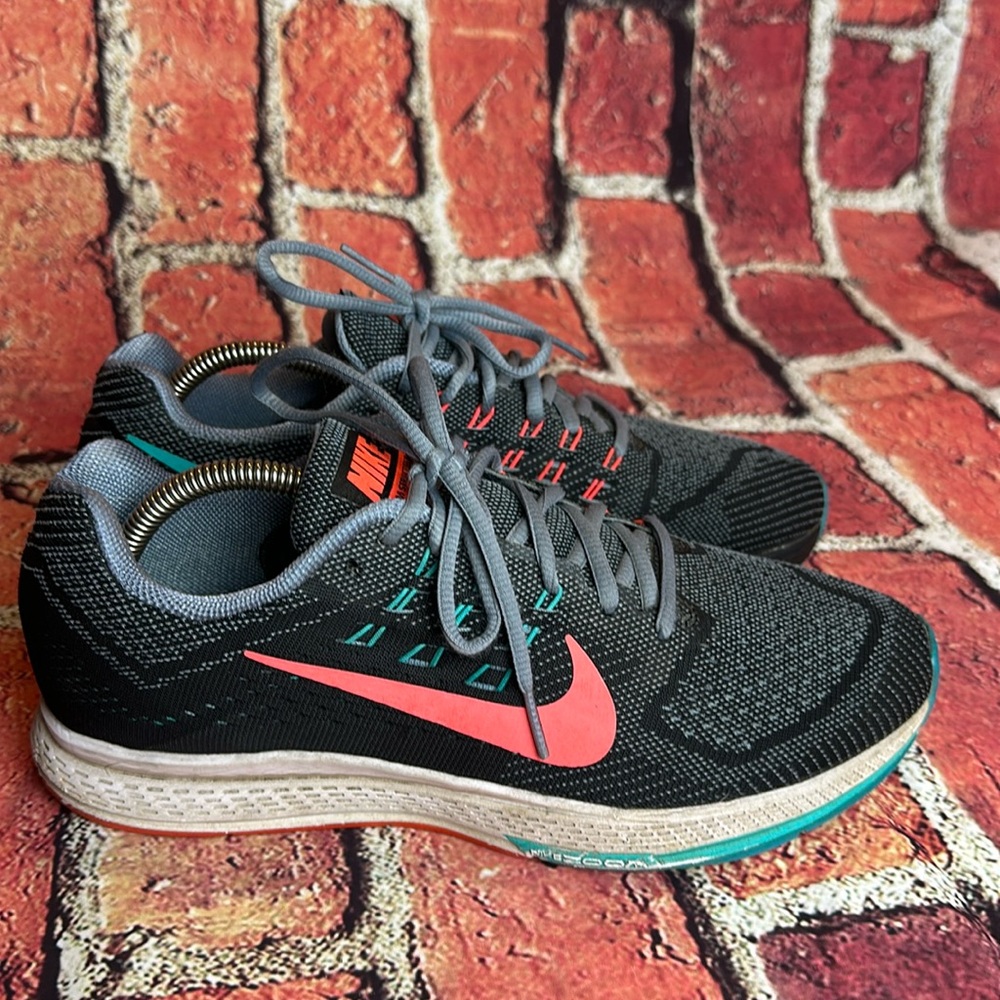 Nike Women's Size 10 Air Zoom Structure 18 Dynamic Support Black Grey Sneakers